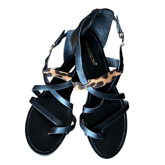 JustFab North Strappy Flat Sandal with Buckle | Black & Animal Print | Size 7 - Picture 4 of 9